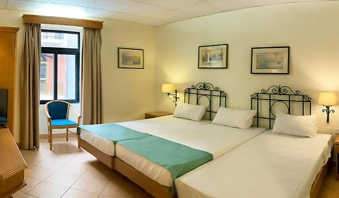 מלון Kennedy Nova