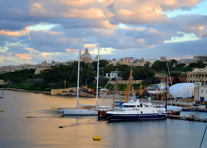 Kennedy Nova מלון 4*