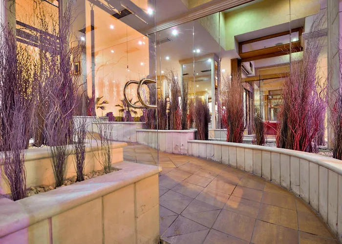 מלון Kennedy Nova 4*