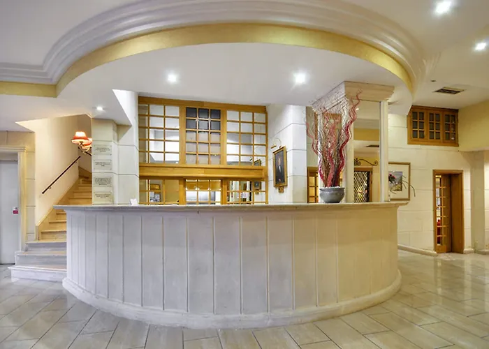 Kennedy Nova מלון