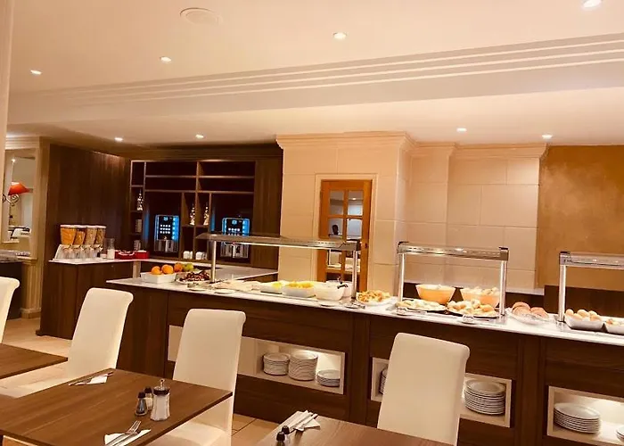 Kennedy Nova מלון