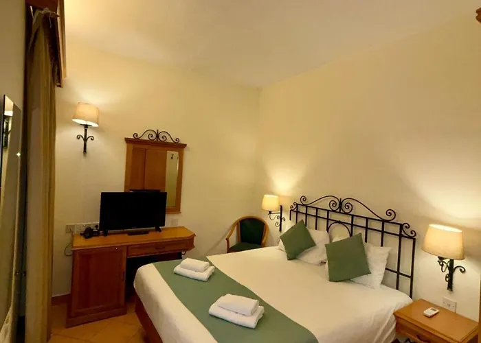 מלון Kennedy Nova