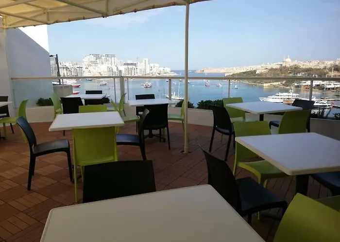 מלון Kennedy Nova Gzira