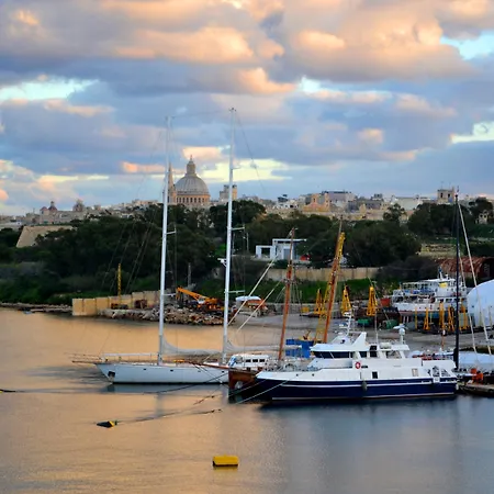 Kennedy Nova Hotel 4*