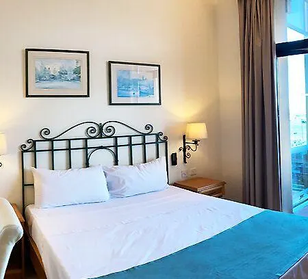 Отель Kennedy Nova 4*