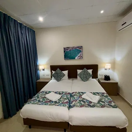 ケネディ ノヴァ ホテル 4*