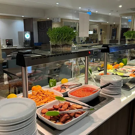 ケネディ ノヴァ ホテル 4*