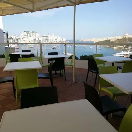 Отель Kennedy Nova Gzira