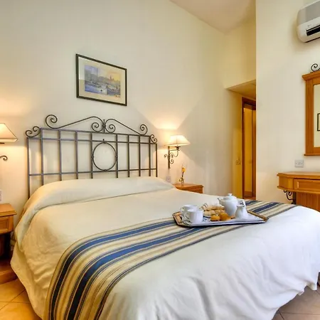 Kennedy Nova 4* Gzira