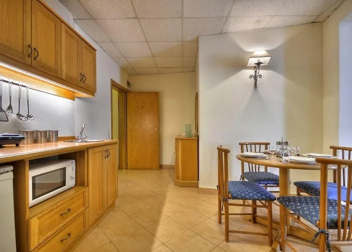 Kennedy Nova 4* Gzira